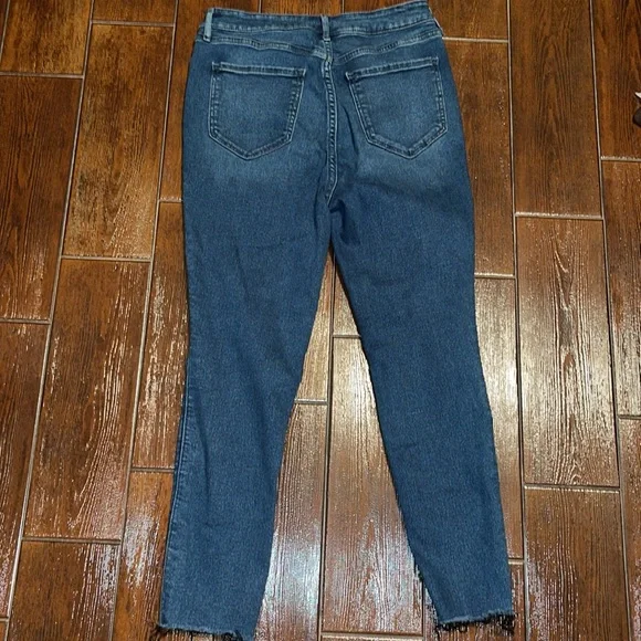 Extra High-Waisted Rockstar 360° Stretch Super Skinny Ripped Ankle Jeans - Picture 6 of 7